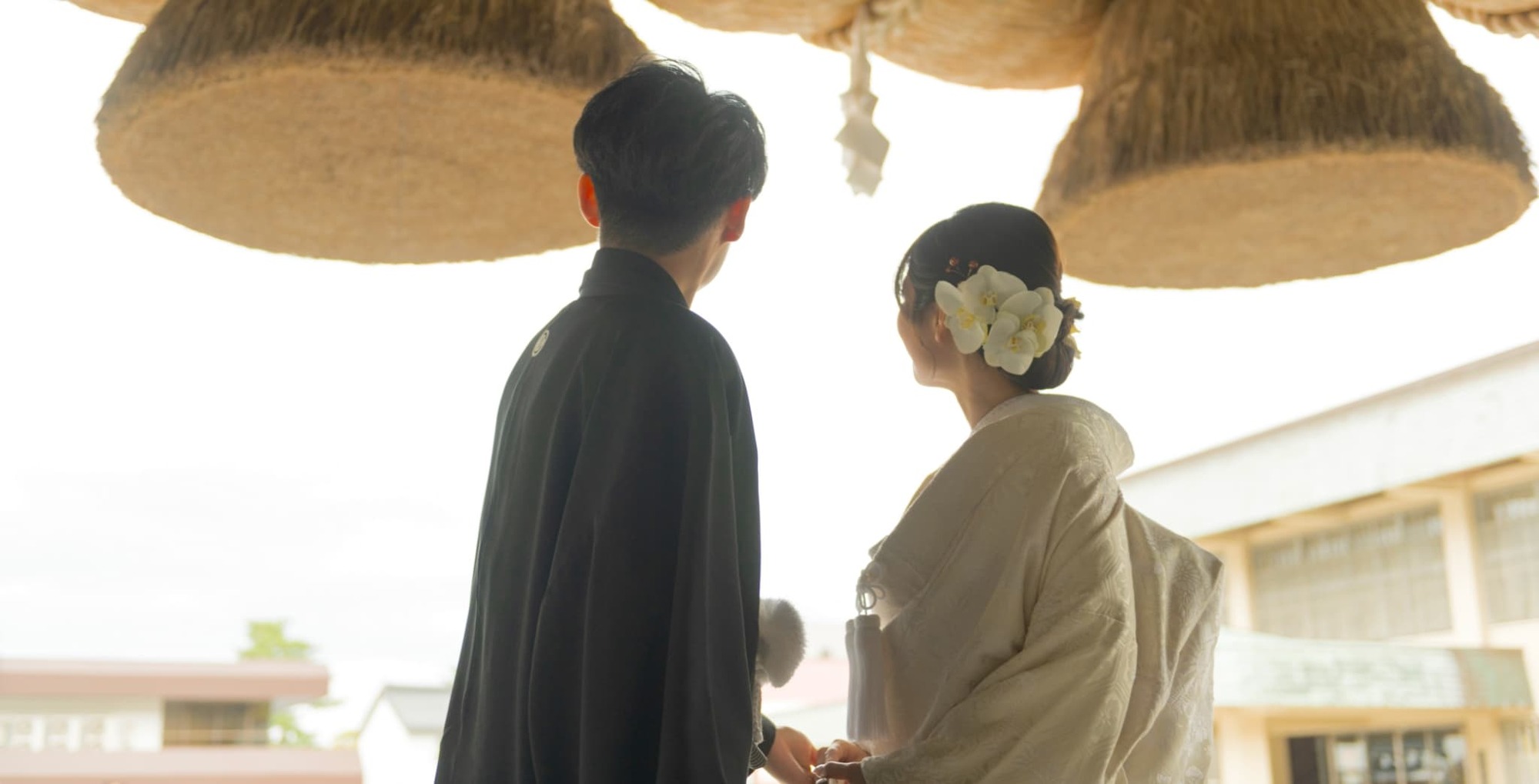 出雲大社の大注連縄と新郎新婦